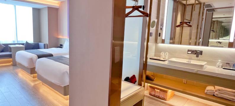 客世界轻奢酒店(贵港客世界商场高铁站店)图片