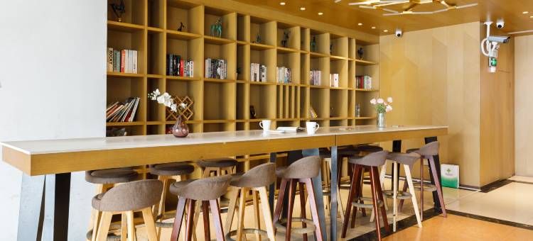 深圳万晟行政公寓(龙华元芬地铁站店)图片