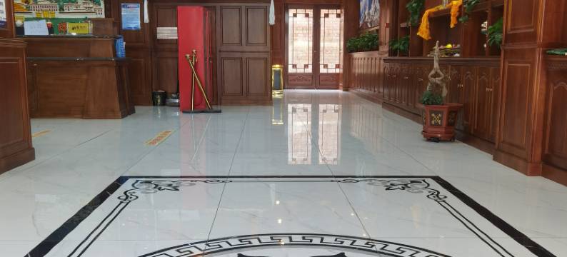 久治年保玉则朵阁漾杰酒店图片