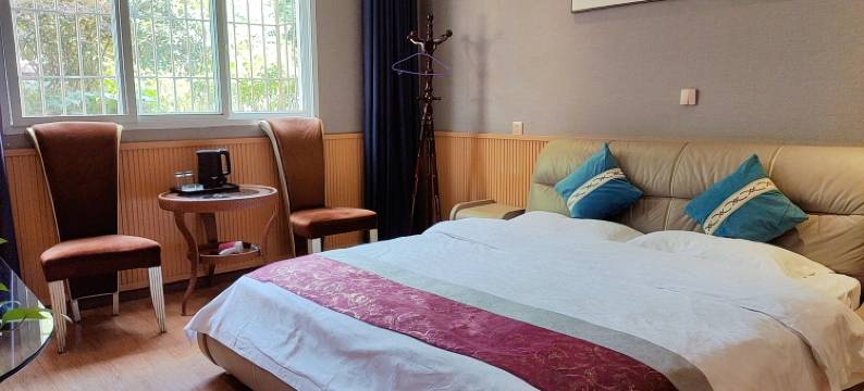 荣县月亮弯酒店图片