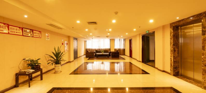 云南水富成中白云酒店图片