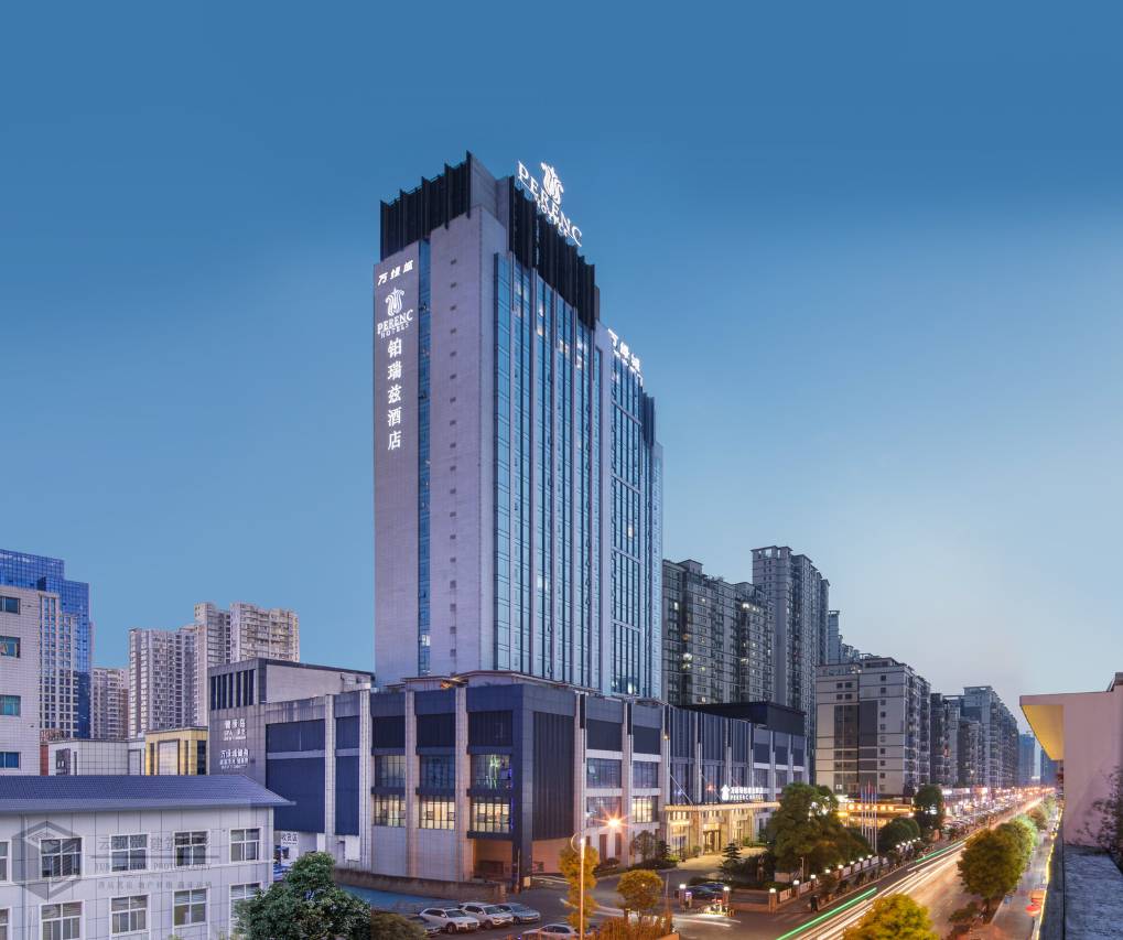 万绿城铂瑞兹酒店(安顺古城历史文化街区大润发店)预订价格,联系电话位置地址【携程酒店】