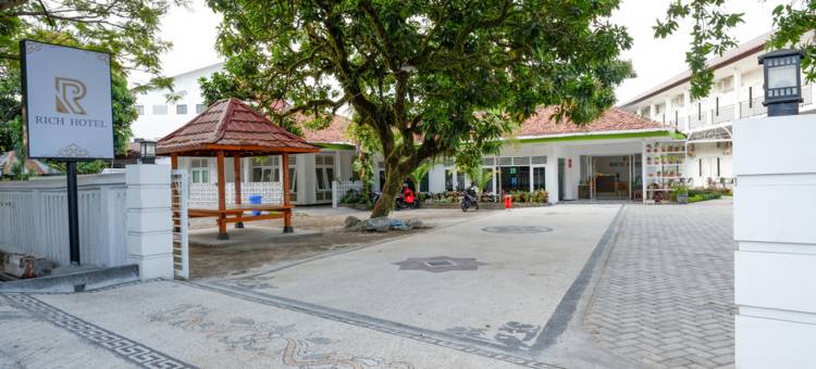 红多兹酒店-近马塔兰大学(RedDoorz near Mataram University)图片