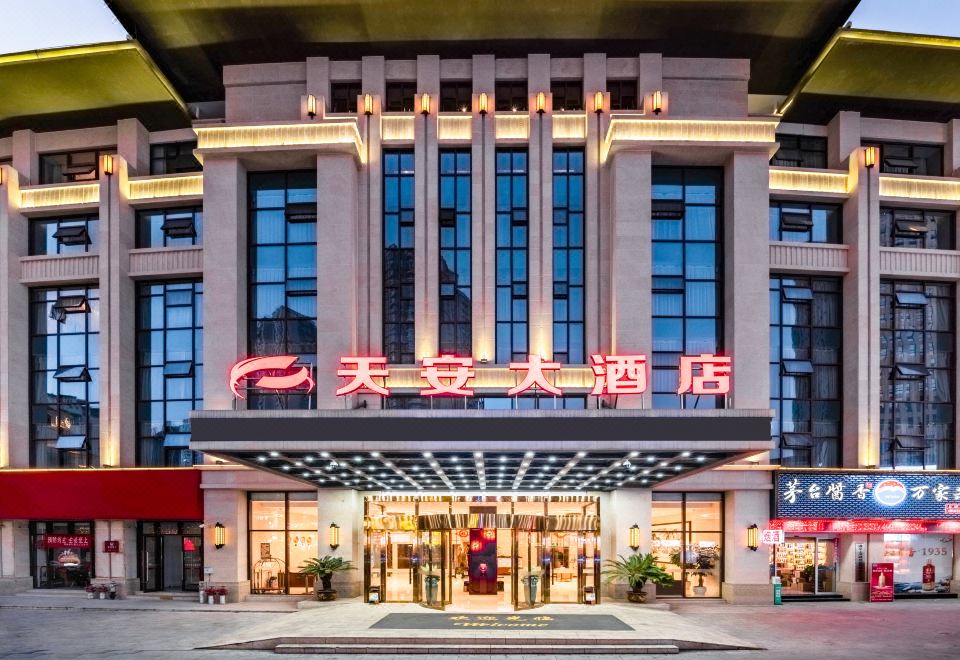  Hotel Overview