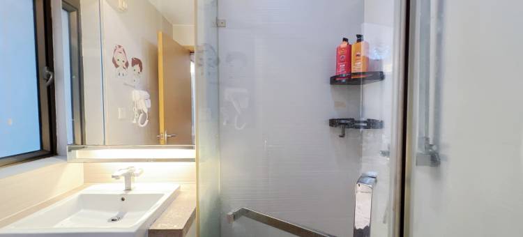顺德博雅月色影院酒店公寓(清晖园游客中心大良钟楼地铁站店)图片