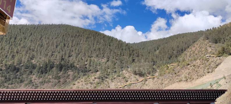 左贡启则仓宾馆图片