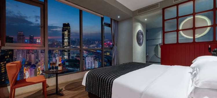 NOVA星球·高空全江景酒店(重庆解放碑洪崖洞店)图片