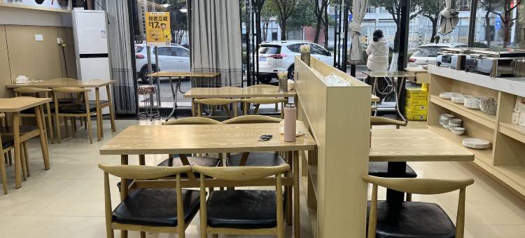 季枫智享酒店(抚州万达广场第一人民医院店)图片