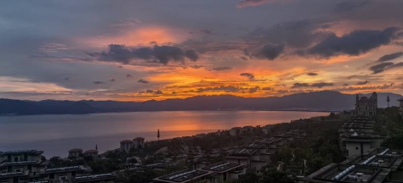 抚仙湖慢雲度假民宿(澄江化石地博物馆欢乐大世界店)图片