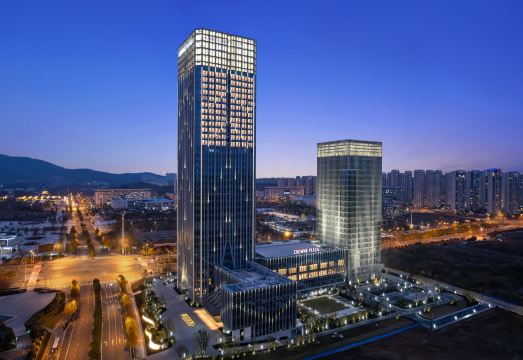 荆门皇冠假日酒店外景图