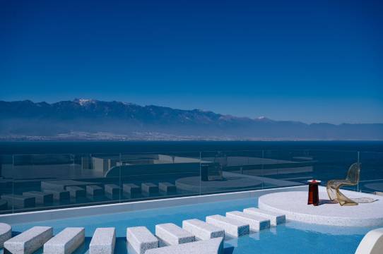 180°Erhai-芷步丨潮音山韵丨海景观光度假酒店(洱海店)