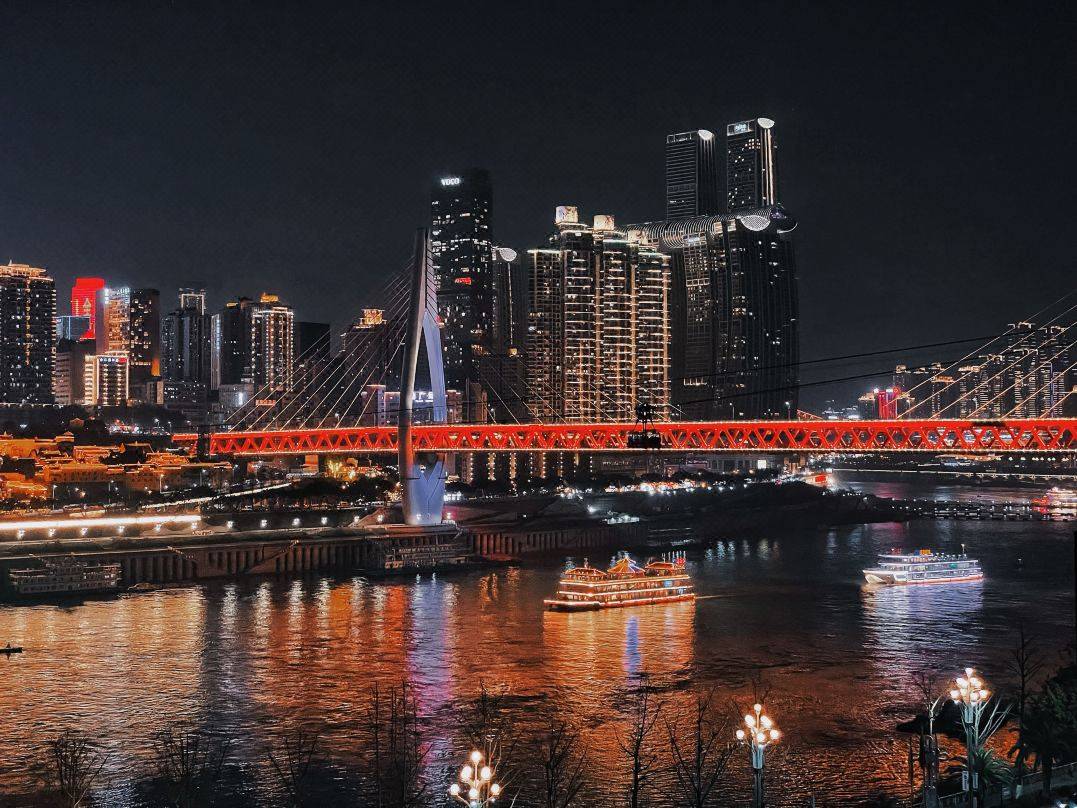 SFEEL设计师酒店(重庆南滨路下浩公交站店)图片