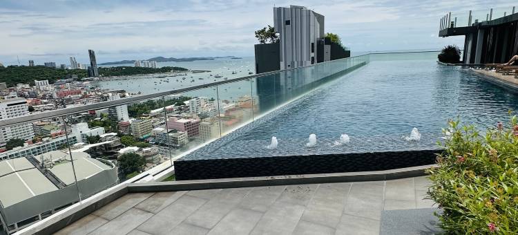 THE BASE芭堤雅中部公寓(THE BASE apartments at central pattaya)图片