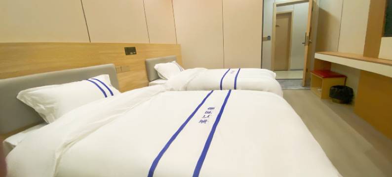 理塘泽仁民宿图片