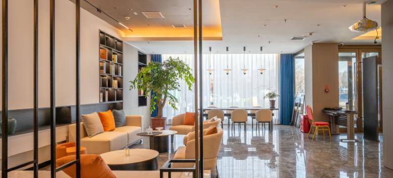 漫庭酒店(乌鲁木齐地窝堡国际机场德港万达店)图片