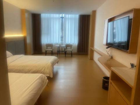 囊谦卡军商务大酒店