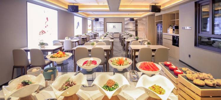 H酒店(赤峰市政府高铁站店)图片