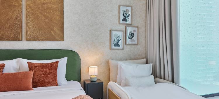 bnbme | JVC 现代单间公寓，带泳池和城市景观(bnbme | Modern Studio in JVC w/ Pool & City View)图片