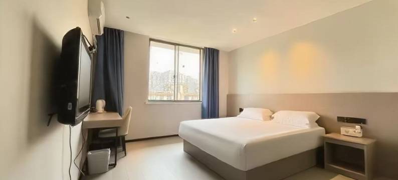 昆山蓝天商务连锁酒店(花桥花溪公园地铁站店)图片