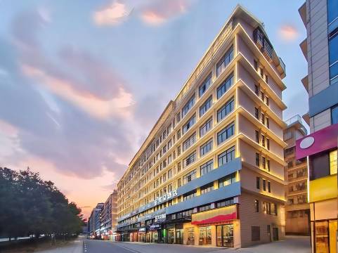 长沙•芃朵|Peng Duo•酒店 (湖南机电职业技术学院土桥地铁站店)