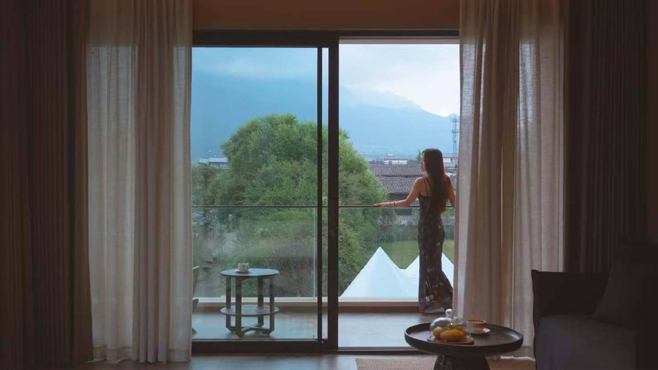 山屿邻·日照金山｜雪山全景野奢汤池度假Villa图片