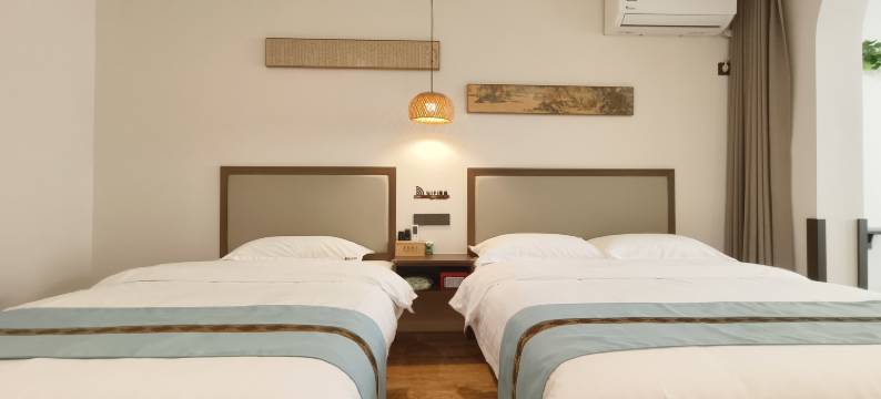 墨色云间酒店(开封万岁山武侠城宋都皇城旅游度假区店)图片