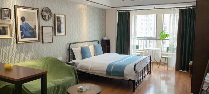 星际轻奢民宿(台州万达广场店)图片