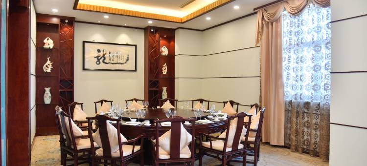 美兰湖畔酒店图片