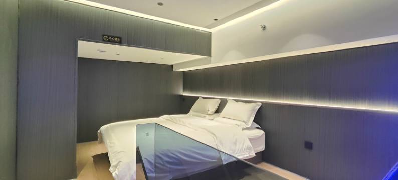 惊蛰LOFT电竞酒店(漯河会展中心辽河路丹尼斯店)图片