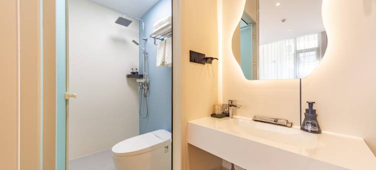 美至·何夕酒店(开封万岁山武侠城仙侠奇境西北湖湿地公园店)图片