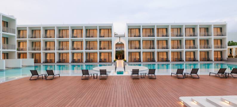 普吉岛芭东海滩酒店(Patong Beach Hotel by See2Sea)图片