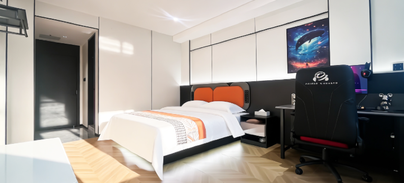 飓龙电竞酒店(高安鹏泰百货店)图片