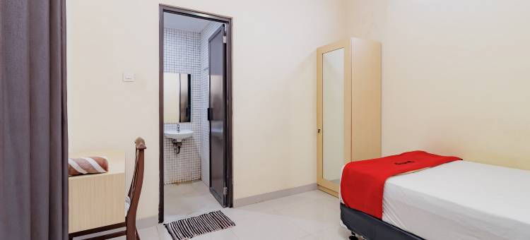 RedDoorz near Jakarta International Velodrome图片