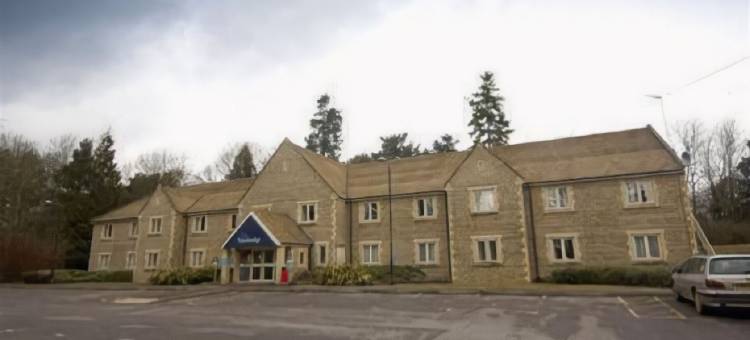赛伦塞斯特旅客之家酒店(Travelodge Cirencester)图片