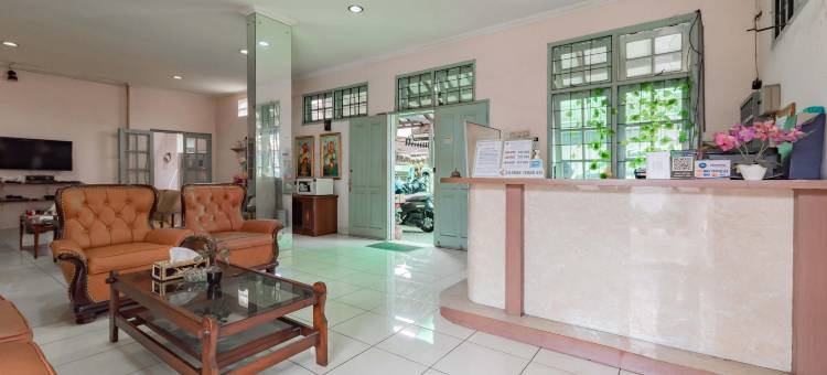 万隆市布瓦巴图红多兹@彭多克库尔尼亚酒店(RedDoorz @ Hotel pondok Kurnia near Buah Batu Bandung)图片