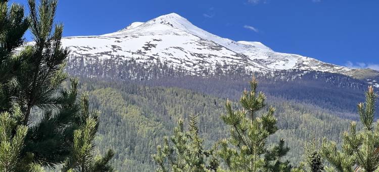 花间坊·Snowy mountain view雪山观景高端民宿(喀纳斯景区店)图片