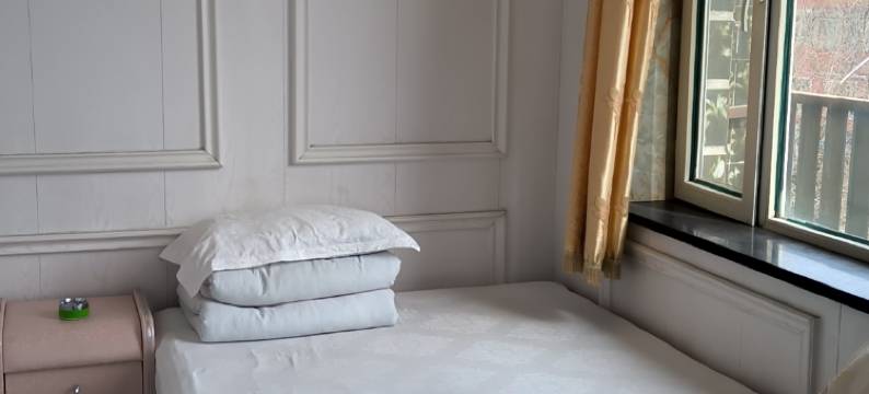 和龙鸿运宾馆图片