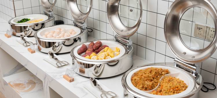 柏曼酒店(湛江鹰展广场赤坎民国风情街店)图片