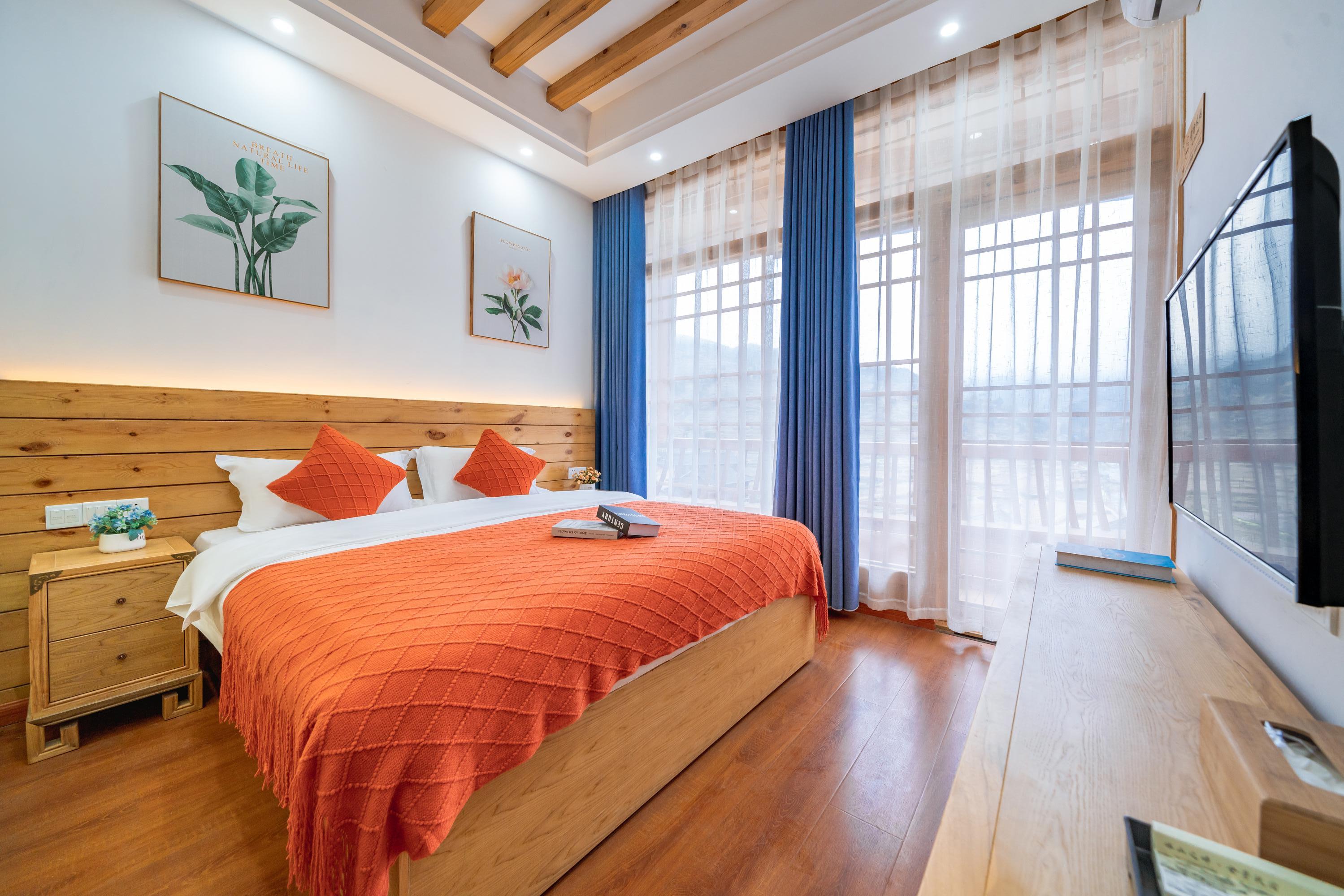 By the side of the mountain · Olny Xulaihua Esthetics vacation panoramic beautyOver view