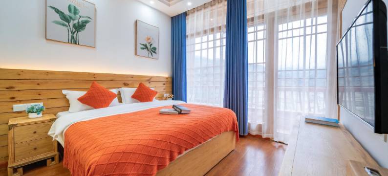 依山之畔·Olny花语美学全景美宿(西江千户苗寨东引观景台店)图片