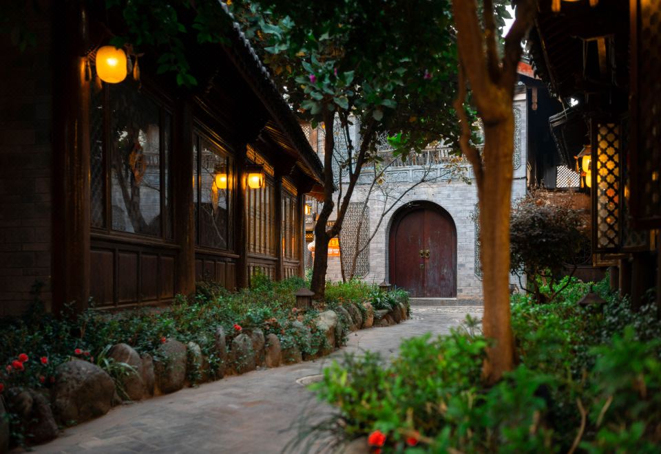 丽江山水爱斯酒店外景图