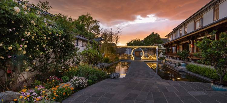 朵朵金花·喜遇花园度假酒店(大理喜洲古镇店)图片