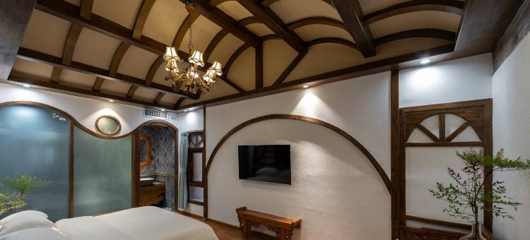 古井•侘寂风日照金山美学设计师360度古城雪山屋顶咖啡美宿图片