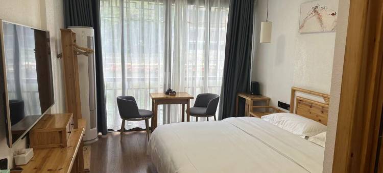 凤凰花锦时客栈图片