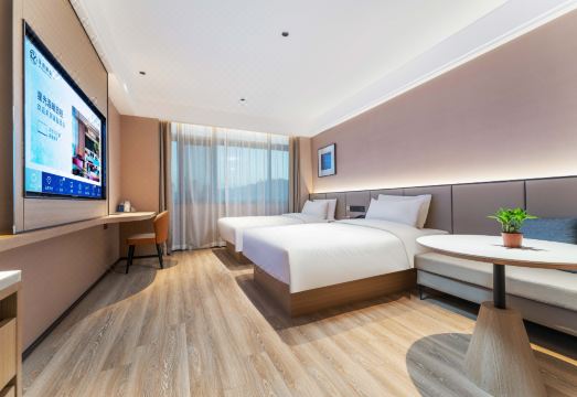 Xinhualian Plaza Hotel Yinchuan High-speed Railway Station Hotel Overview