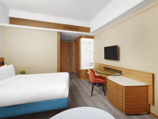 高級城景特大床客房 (低座)