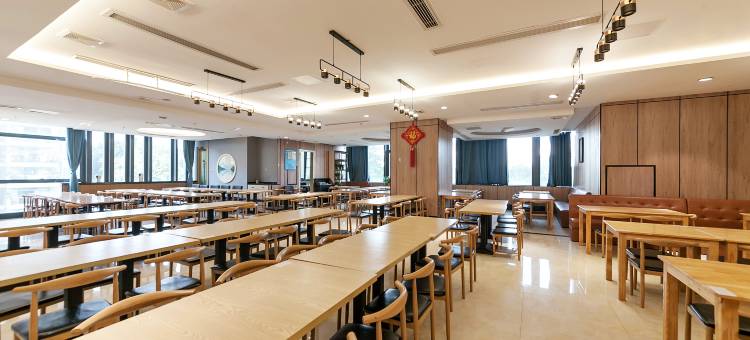 艾思顿S酒店(东二环泰禾广场店)图片