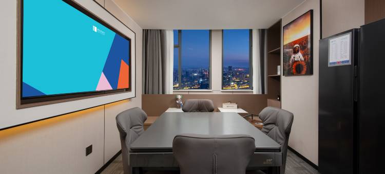 爱电竞酒店(信阳高铁东站大信广场店)图片