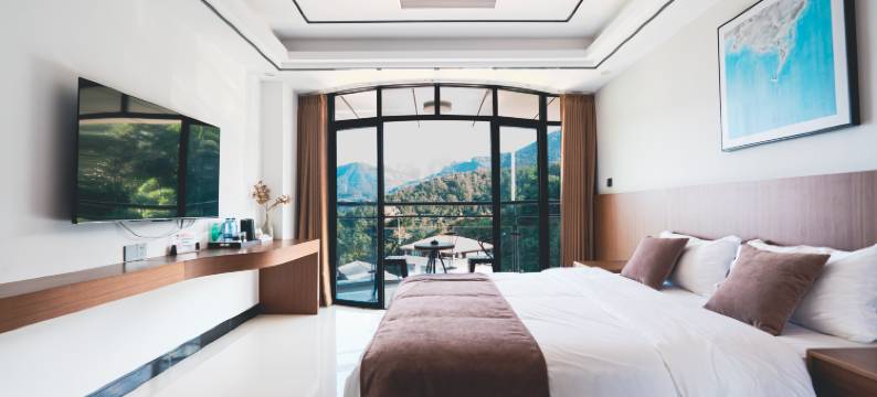 水天一色小栈图片