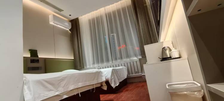 吉林华隆商务宾馆(江城广场天主教堂店)图片